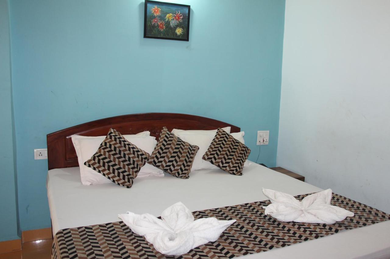 Hotel M R Manfred Calangute Extérieur photo